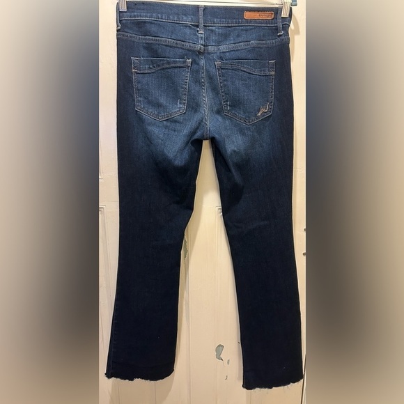 Express Mia Mid-Rise Boot Cut Jeans with frayed hem. Size 6R - Picture 2 of 11